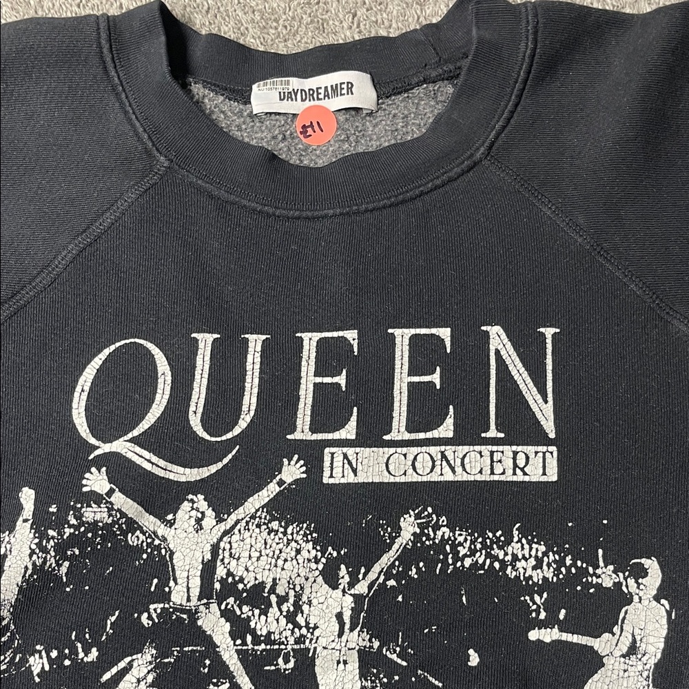 Daydreamer Black Queen Concert Graphic Sweatshirt - Picture 2 of 4